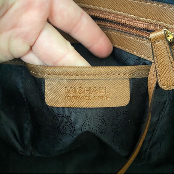Michael Kors Caryall Tote - Picture 8 of 11